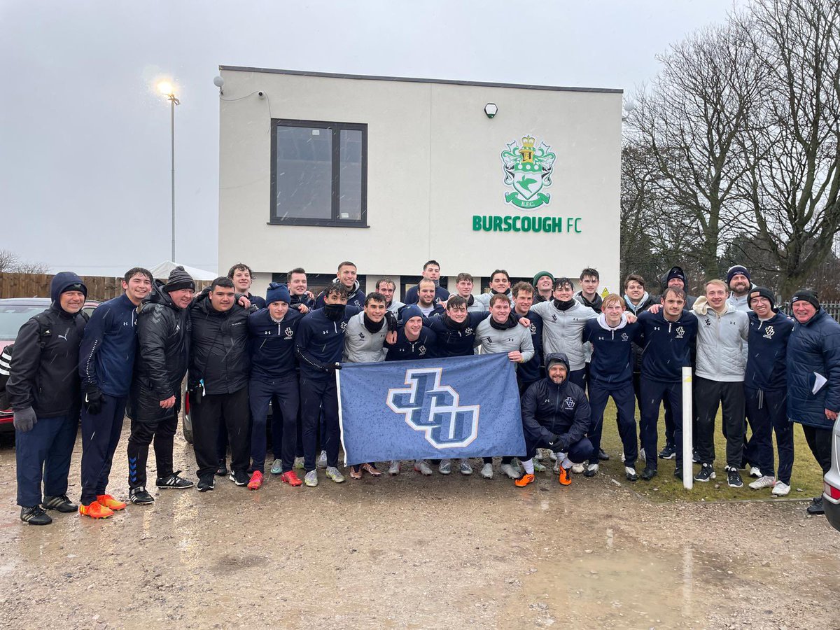 jcumenssoccer's tweet photo. Thank you to @BurscoughFC1946 for their hospitality this afternoon!  We used their training facility to have a session with the legend himself, Ray Hall!  Another great day in England!  #BlueStreaksAbroad https://t.co/lpTTFlsEB1