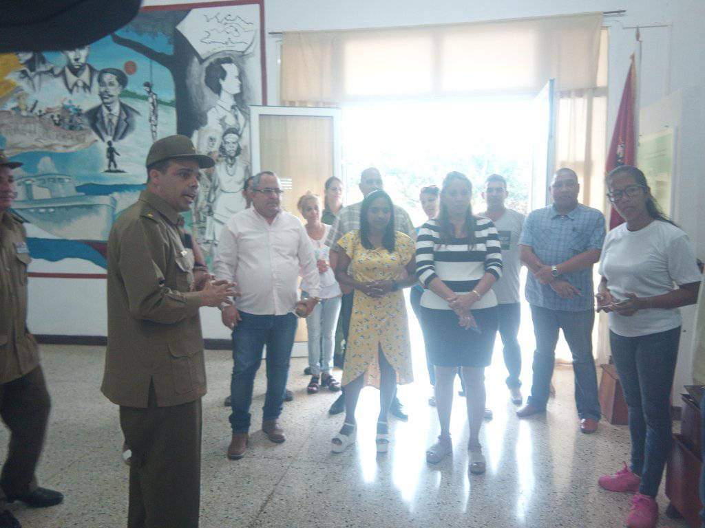 gpppmatanzas's tweet photo. Los candidatos a diputados por el municipio de #Matanzas recorren áreas del Museo del Ejército Central para acercarse a las esencias de la historia de #Cuba. #YoVotoXTodos #MatancerosEnVictoria #GobMtz
@taboamerino https://t.co/umdM1dHDZU