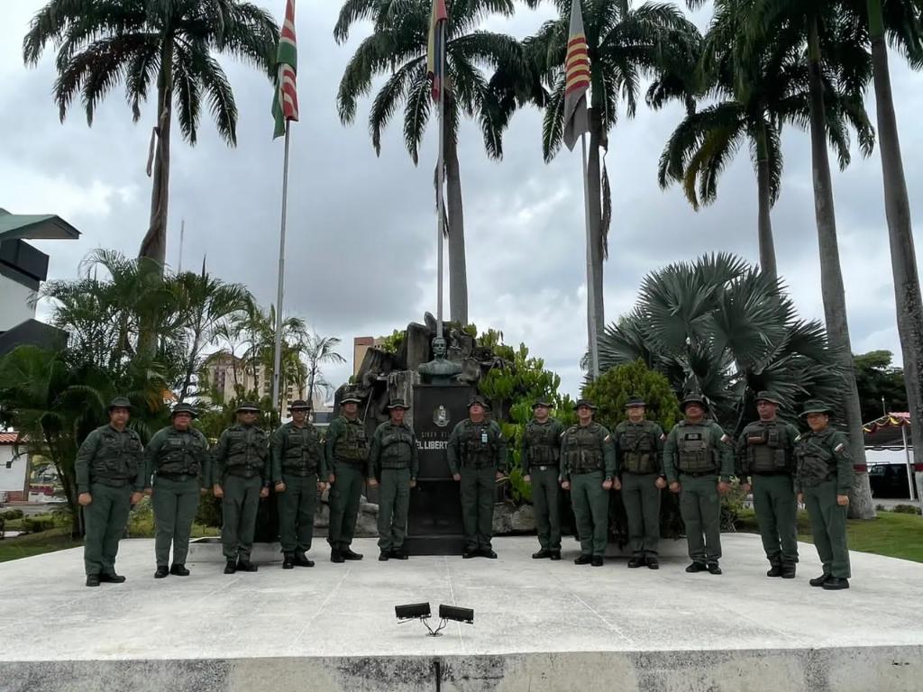 ieseofanb's tweet photo. Continúa las actividades de gabinete dentro de la @redioccidental y @redicapital_2 por parte de los integrantes de la 6ta Cohorte del @ieseofanb. @nicolasmaduro @padrinovladimir @ceofanb @educacionmppd @umbv_fanb @dcabellor @felixosoriog https://t.co/0OWsjiItxN