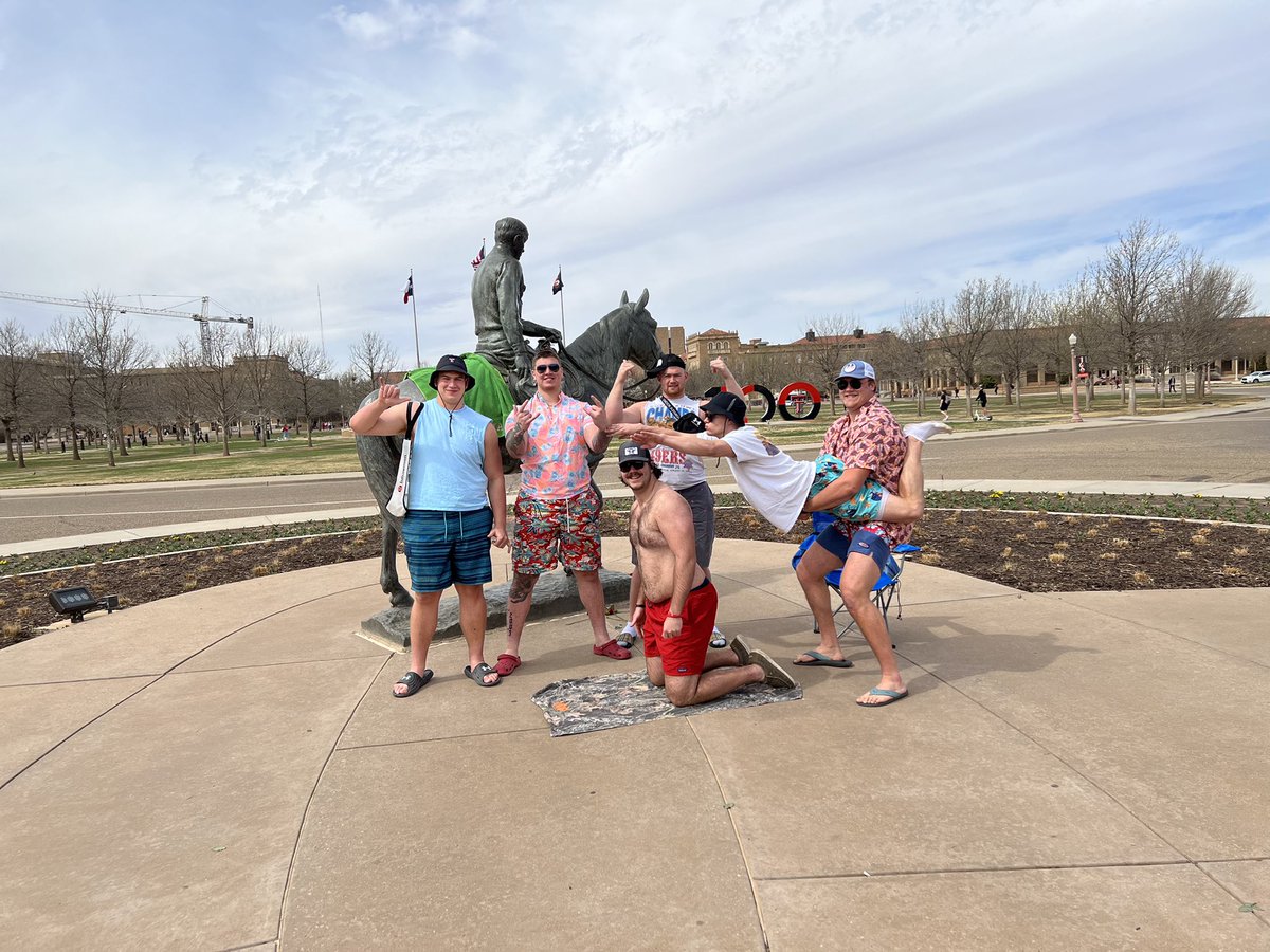 SlimeSzn (@ttuslimeszn) on Twitter photo Will Rogers and Soapsuds go to the beach! #springbreak #beach #sunfun #lit #movie 💦 💦 💦 Will Rogers and Soapsuds go to the beach! #springbreak #beach #sunfun #lit #movie 💦 💦 💦