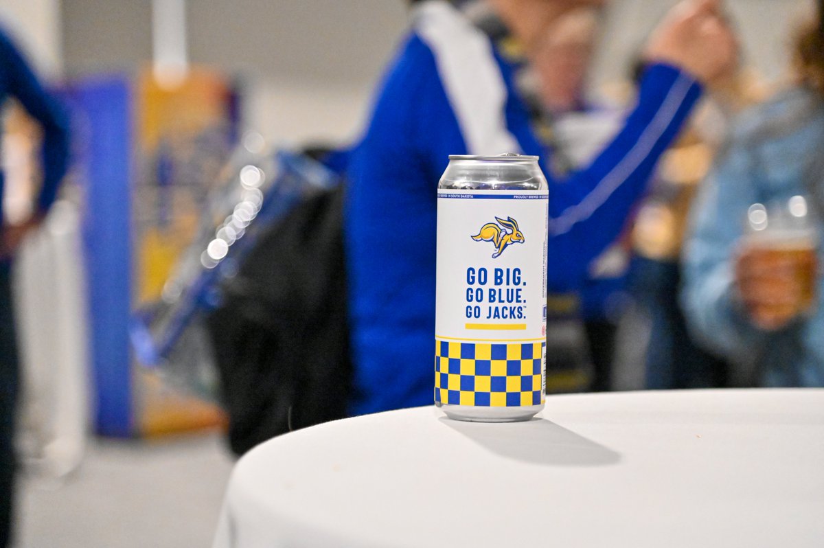 GoJacksSDSU's tweet photo. GBGBGJ, amirite? ✌️

#GoJacks 🐰 https://t.co/kWNGguY6lV