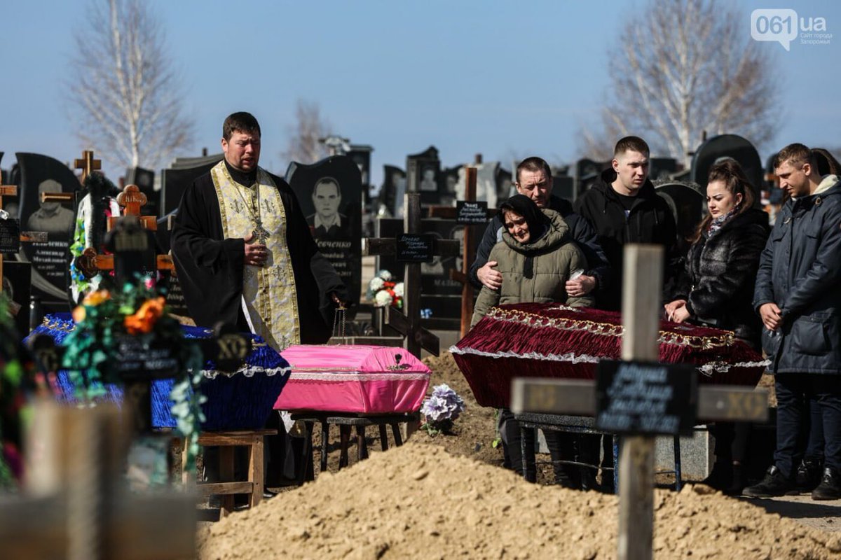 IrynaVoichuk's tweet photo. Baby girl Emilia was supposed to be 8 months old today, but instead she and her parents were buried. This family was killed by a russians missile attack on a residential building in Zaporizhzhia on March 2. Emilia's parents, Illia and Camilla,were 23 y.o.
#RussiaisATerroristState https://t.co/6TfcUOJxuJ
