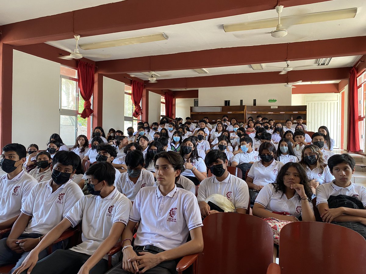 Gracias a <a href="/lunamaran/">Luna Marán</a> Hoy, nuestra primera proyección de cine hecho por mujeres en el marco del 8M. Se proyecta “La Revuelta” en Ciudad Ixtepec, Oaxaca.