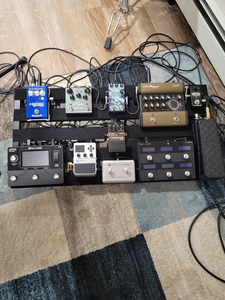 singular_sound's tweet photo. Awesome #PedalBoard featuring the Aeros, BeatBuddy, Footswitch+, and MIDI Maestro🔥 #SingularSound https://t.co/BI9M5YPhOS