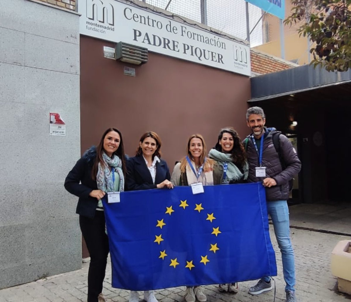 ColeMontesion's tweet photo. 🔝Colaborando y participando en las jornadas DIMENSIÓN INTERNACIONAL Y ERASMUS + de @educsi en el centro Padre Piquer de Madrid.

@sepiegob
@EUErasmusPlus
#EducsiInternacional
#EducateMagis
#ErasmusPlus
🇪🇺 #AreaInternacionalMontesión https://t.co/PrlkLw5WEB