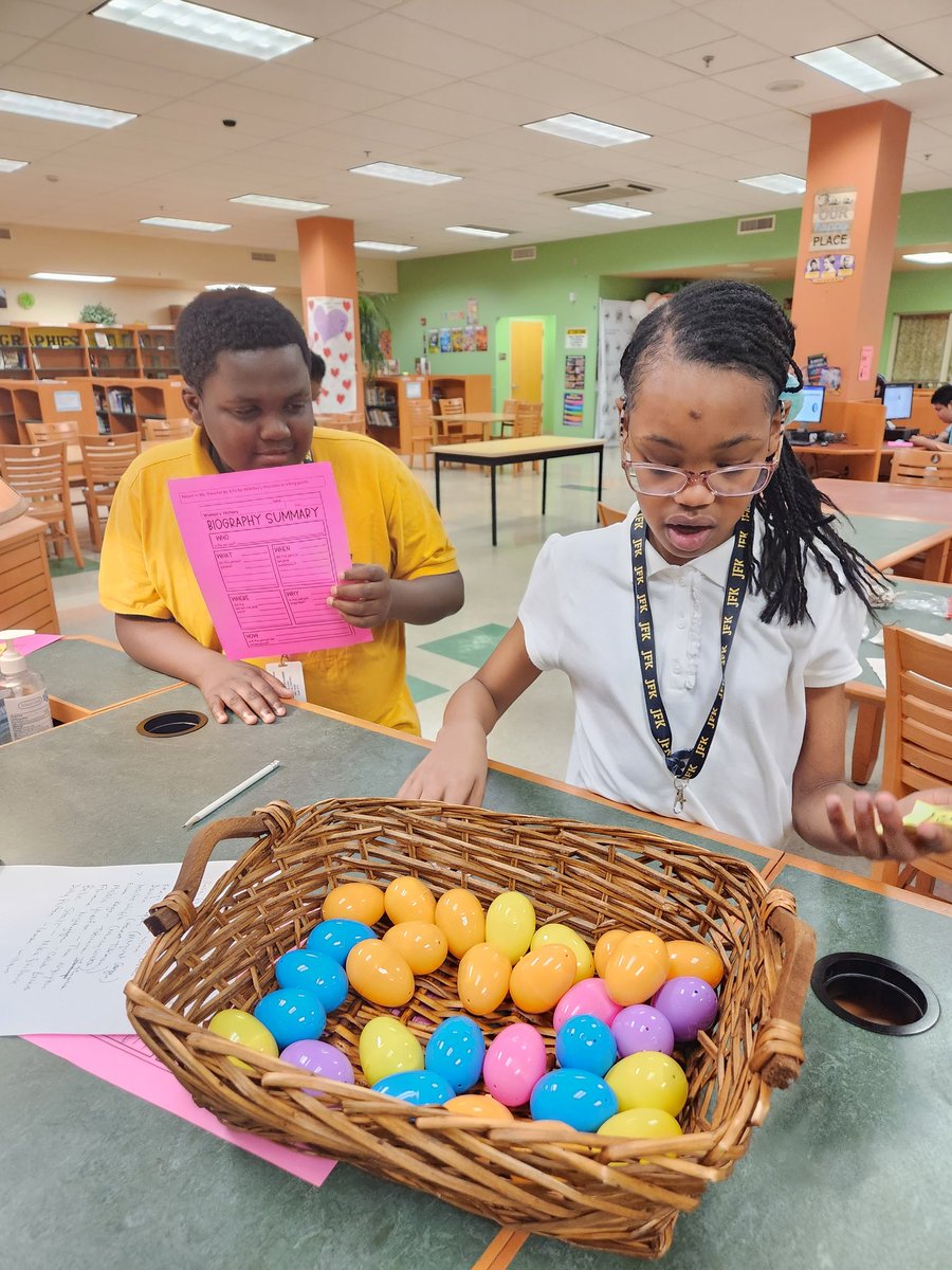 mylibinfo's tweet image. Women of Egg-cellence Biography challenge. All participants get Viking Points OR HERshy bar. Select an egg, find out who you picked, use a book, website, or database and cite your source. @jfk_vikings @RC_JFKPrincipal @MoniqueFoushee1 @DeborahAlonzo6  #citingsources #biographies