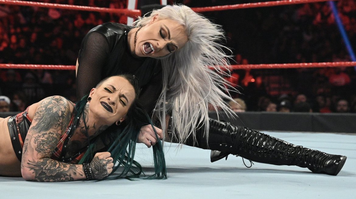 zaguila1995's tweet photo. #throwbackthrusday to when @YaOnlyLivvOnce defeated @realrubysoho on the 03/02/20 episode of Raw
#LivMorgan #RubySoho #Feud #TheRiottSquad #WatchHer #Riott #Star #GOAT𓃵
🖤🤍💚❤️✨✨🐐🐐 https://t.co/0N3ee5kQJT