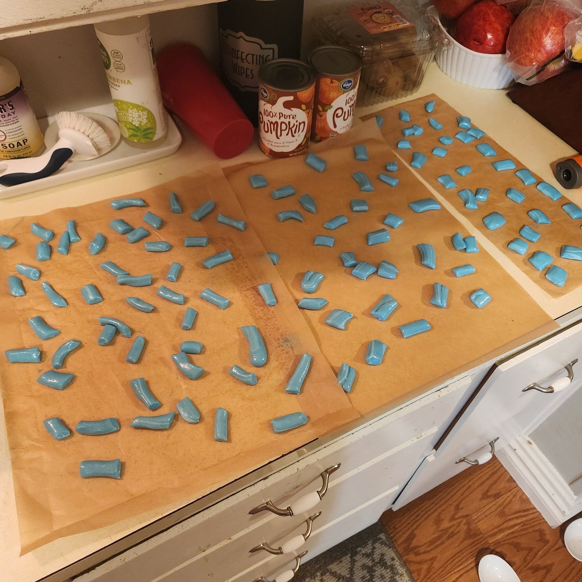 47th_Parallel_'s tweet image. ITS TAFFY TIME. I can't believe how well these turned out, RSO infused MCT oil FTW! 😁

#edibles #mmemberville #CannabisCommunity
#420friendly #420community #potent