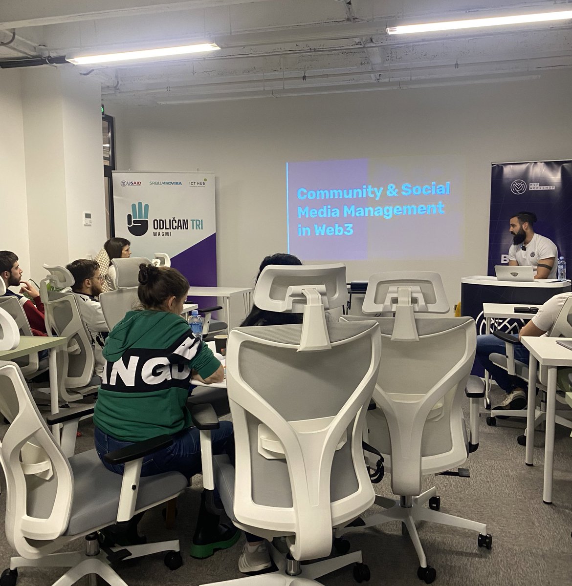 mvpworkshop's tweet image. It’s week 3️⃣ of #Web3Academy and @alexdimes7 &amp;amp; @strangestrain_  are sharing some cool tips about Community and Social Media in Web3 on the Marketing &amp;amp; Growth track 🚀