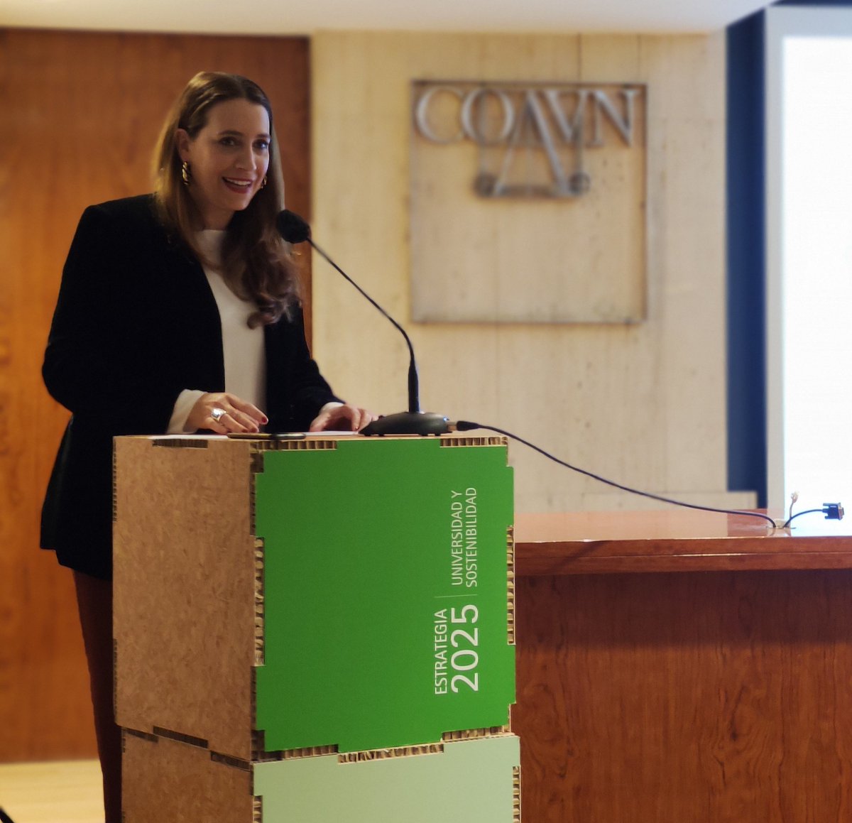 Alumni UNAV (@alumni_unav) on Twitter photo ¡Comenzamos! <a href="/MZalbidea/">Maria Zalbidea</a> (COM'01), presidenta de la Junta #Alumni Vizcaya, da la bienvenida a los antiguos alumnos que han venido a esta sesión de los #AlumniMeetingsUNAV en #Bilbao.
#MedicinaPaliativa #Cuidar #AlumniMeetingsUNAV ¡Comenzamos! <a href="/MZalbidea/">Maria Zalbidea</a> (COM'01), presidenta de la Junta #Alumni Vizcaya, da la bienvenida a los antiguos alumnos que han venido a esta sesión de los #AlumniMeetingsUNAV en #Bilbao.
#MedicinaPaliativa #Cuidar #AlumniMeetingsUNAV