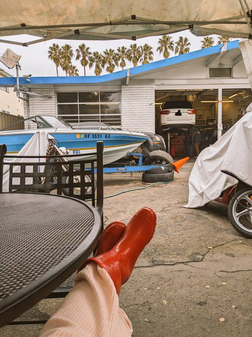 In addition to the regularly scheduled milf-ing, I returned a package and got the oil changed this week