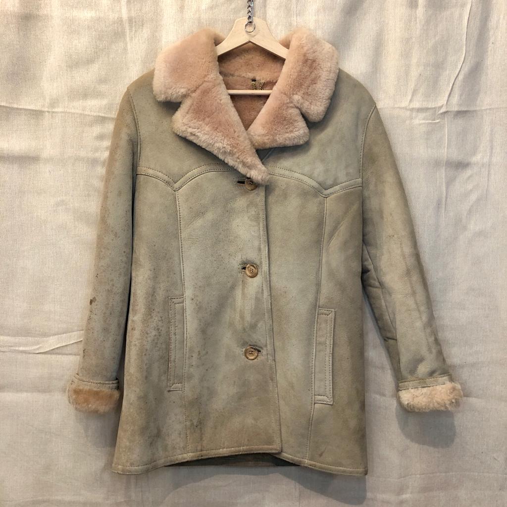 HooliganTender's tweet photo. Bit chilly? Us too! Grab yourself a lovely warm vintage sheepskin coat this Sunday @ #tynemouthmarket or shop here ⬇️⬇️
https://t.co/nEveyQ7UP4
@ThemarketTynem1 #nefollowers #vintagestyle #70s #modstyle #modettes #modrevival #snow #snowuk #northeast #vintageretro #60s #suedehead https://t.co/h75jiXUuj7