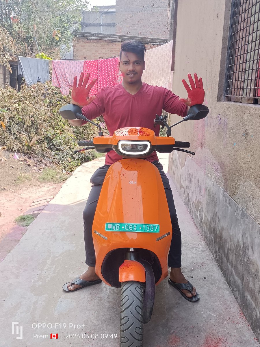 evalovejwwaa's tweet photo. @bhash Me and my friends injoyed the ride on this scooter all day and listened the Holi song  on its built in speaker because of this scooter we had a lot of fun Thankyou @OlaElectric and @bhash https://t.co/oqYH5m8Lj0