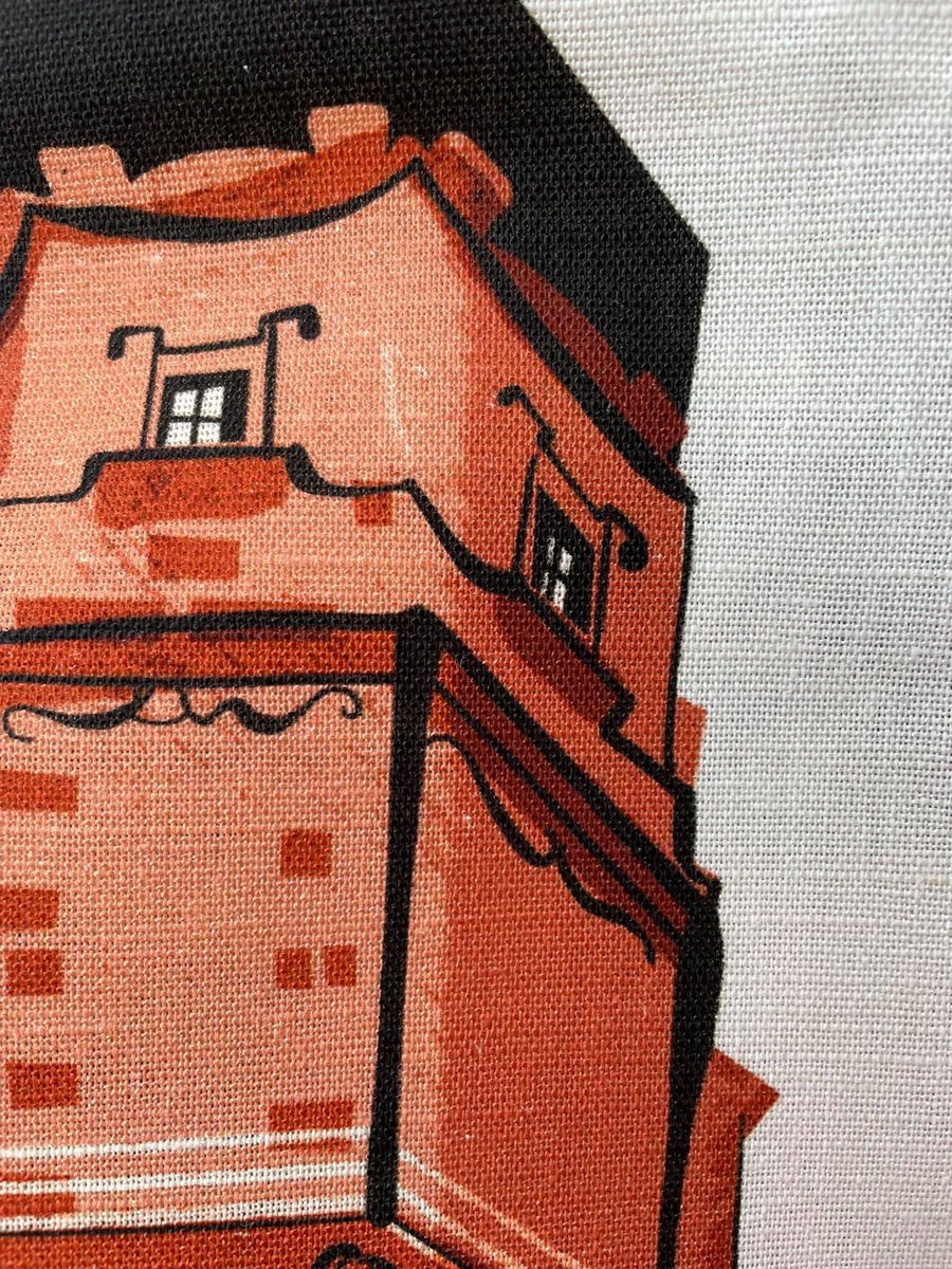 The corner of the #charlesrenniemackintosh designed Lighthouse building in #Glasgow. I experimented a while back with printing my architecture illustrations onto linen and a few of these limited edition wall hangings exist in the wild.