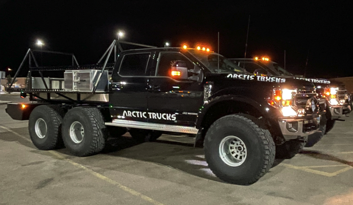ArcticTrucksNA's tweet photo. Presenting the #ArcticTrucks AT44 F350 6x6 - ideal for tough polar expeditions with its massive payload, towing capacity, traction, and low ground pressure. Perfect for scouting trails, job sites, and long-range trips. Big thanks to the amazing team behind this vehicle! #AT44 https://t.co/LqZJY6MyqC