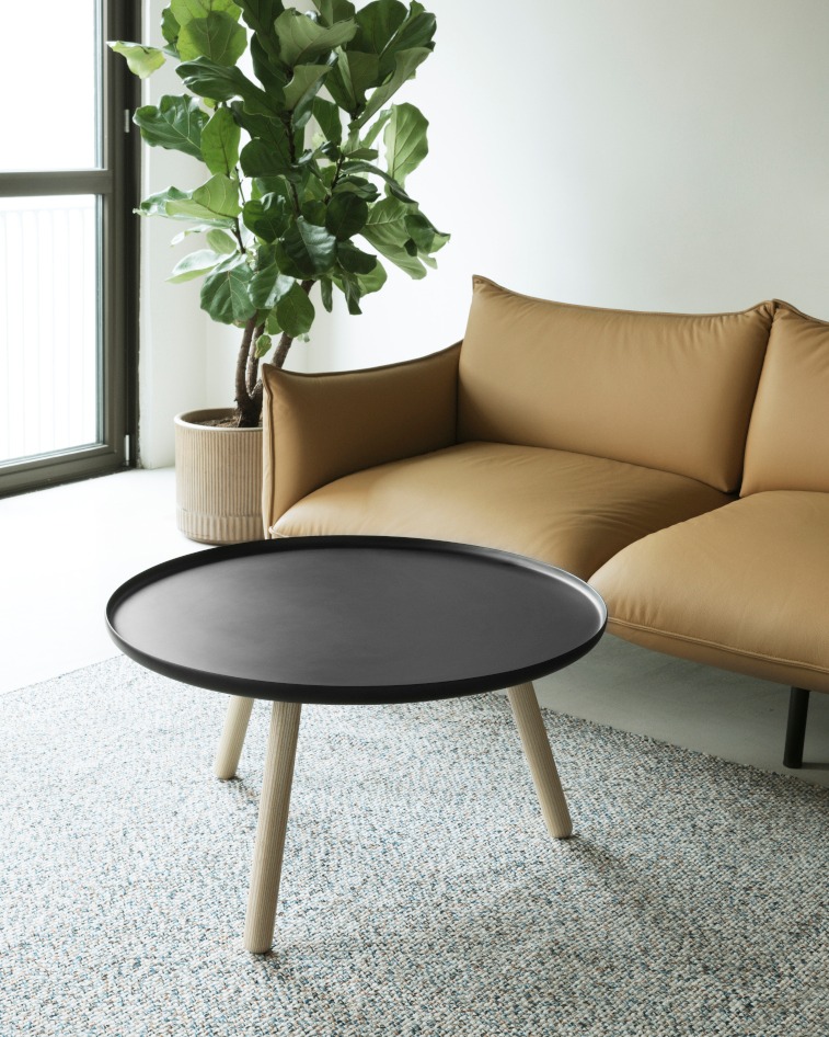 aixobcn's tweet photo. La mesita Tablo te da varias soluciones de uso:
Grande es una perfecta y amplia mesa de centro; la pequeña, una mesita auxiliar o incluso una mesita de noche. Tú sólo tienes que elegir el color🖤🤍
📸@normanncph #aixobcn #mesasauxiliares #mesitadenoche #tegustáratucasa https://t.co/BB83asHzYT