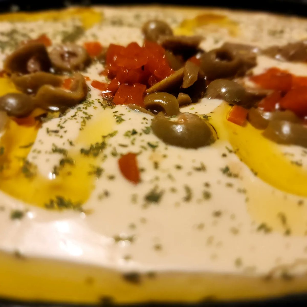 hollywooddew13's tweet image. I love cooking from scratch. #braidedbread #humus #homechef #Foodie