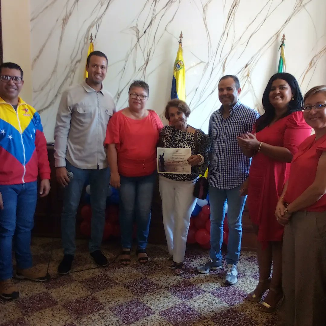 psuvarismendi22's tweet photo. #9mar
#ChavezSiempreChavez 
Realizamos una Sesión especial en Conmemoración a los 10 años de la Siembra de nuestro Chavéz.
Homenajeando a todos esos revolucionarios que por años han cargado el morral de Chávez en #Arismendi.
@NicolasMaduro 
@hugbelpsuv 
@Ali_RomeroF 
@PSUV_NE https://t.co/eZiTjmclPP