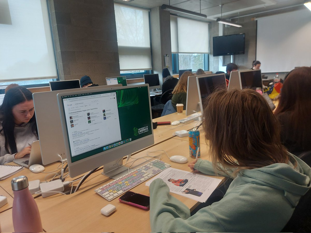 We have been hard at work in the @journalismatUL newsroom today proofing pages and getting ready to go to print! 📰 All the amazing stories by the @LimerickVoice team can be found in next Wednesday's @Limerick_Leader. #universityoflimerick #limerickcity