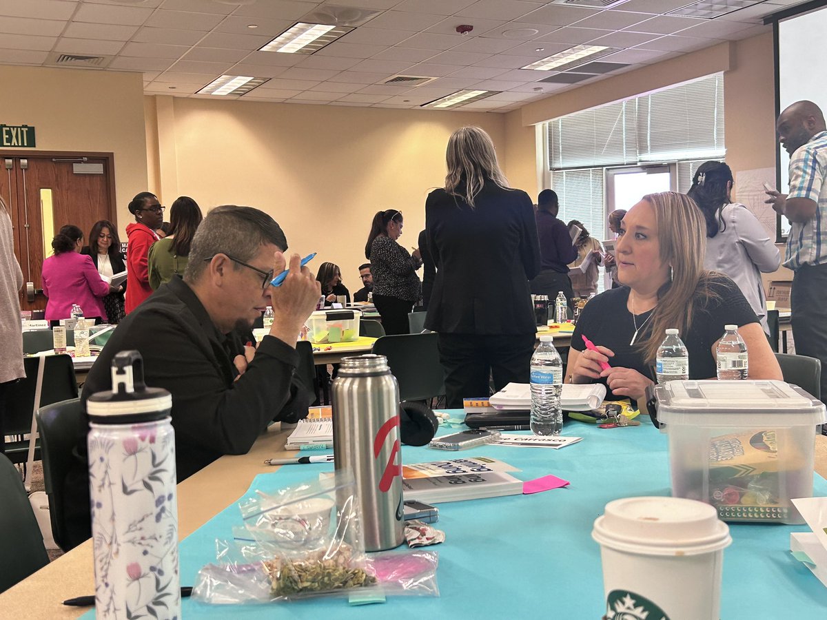 JFCarrasco_JCE's tweet image. Our #JCEbuffaloes Leadership working towards a common goal…true PLCs! #TeamSISD #SolutionTree #ChargeTheStorm ⛈️🦬
