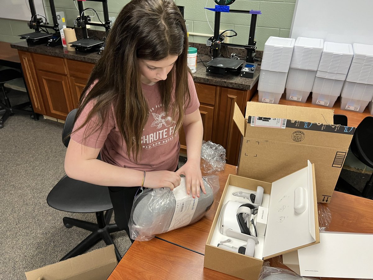 EllisBenjaminP's tweet image. Students love to help create their learning environments - from unboxing our new VR equipment and organizing storage containers to putting the base trim around our cabinets. #OCSRocks