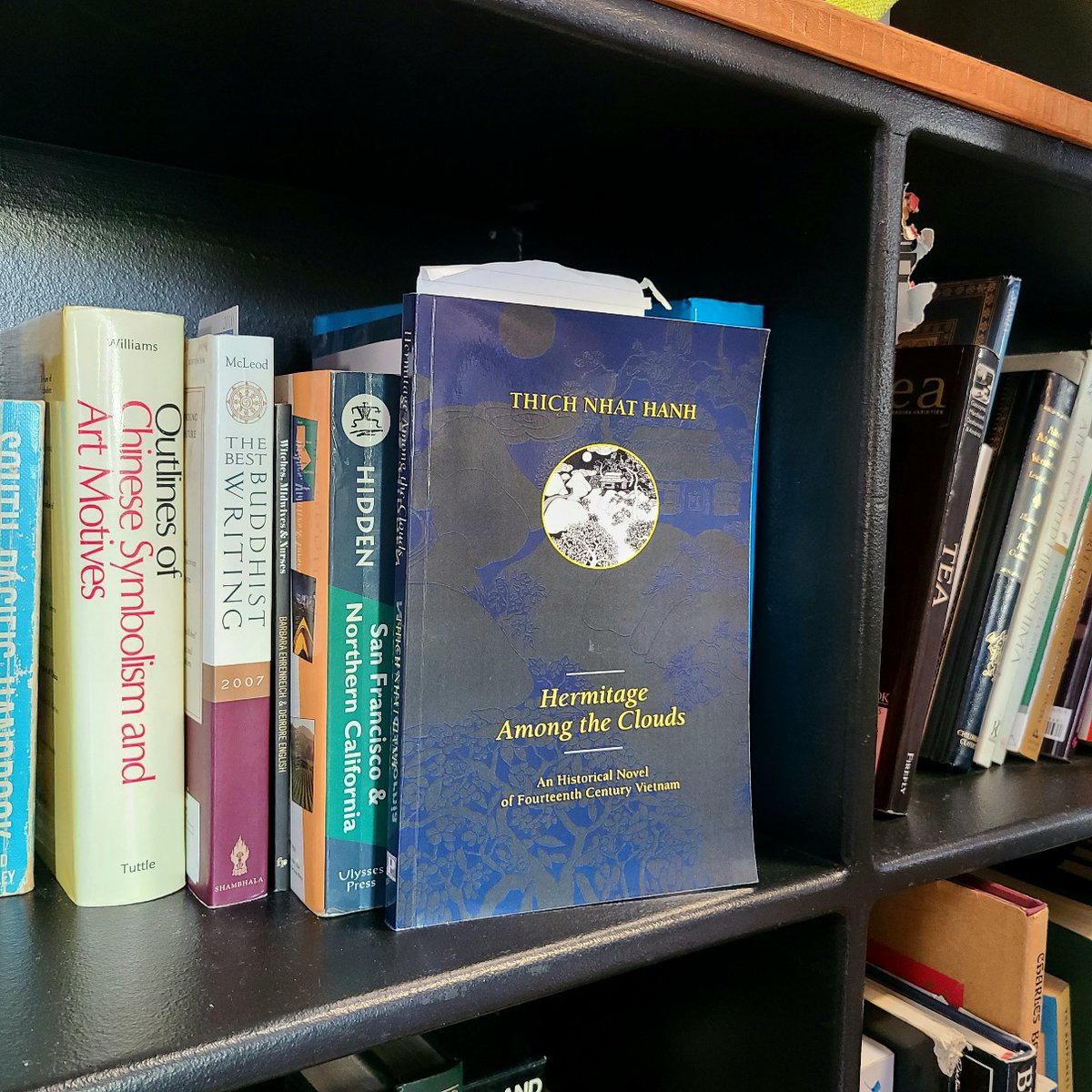 We were happy to find Hermitage Among the Clouds while browsing the bookshelf at Blue Willow Teaspot in Berkeley! This book tells the story of the 14th century Princess Amazing Jewel, the daughter of one of Vietnam’s greatest historical Zen master kings. bit.ly/3mJil8M