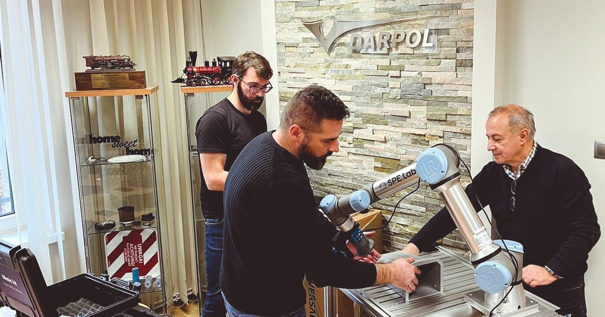 spe_labs's tweet photo. Practice is the best way to overcome barriers and get used to technology. We made internal training on the applications of #cobots and #NoCode programming in Darpol Sp. z o.o. Sp. k - Polish familly company and icon in the production of components for the railway industry. https://t.co/gTbptp5Au5