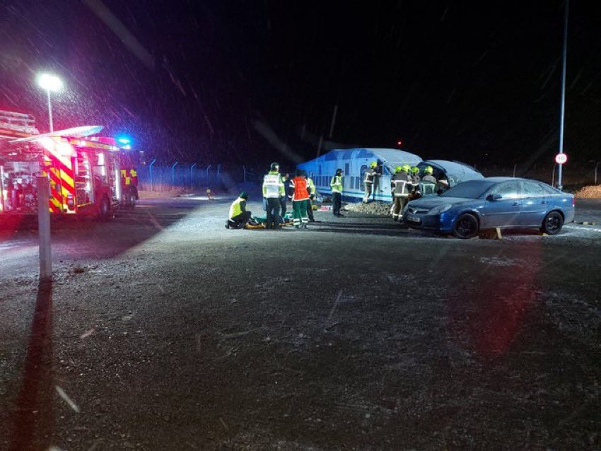 Dave Walton (@wyfrsdavewalton) on Twitter photo Our crews from <a href="/WYFRS/">West Yorkshire Fire and Rescue Service</a> Rawdon, Cookridge, Ilkley and Otley were training at <a href="/LBIAirport/">LeedsBradfordAirport</a> last night with blue light partners and <a href="/HuddersfieldUni/">University of Huddersfield</a> Paramedic students to exercise how we would work together in the event of an incident - conditions were π₯Ά, crews were π #GoodToTrain Our crews from <a href="/WYFRS/">West Yorkshire Fire and Rescue Service</a> Rawdon, Cookridge, Ilkley and Otley were training at <a href="/LBIAirport/">LeedsBradfordAirport</a> last night with blue light partners and <a href="/HuddersfieldUni/">University of Huddersfield</a> Paramedic students to exercise how we would work together in the event of an incident - conditions were π₯Ά, crews were π #GoodToTrain