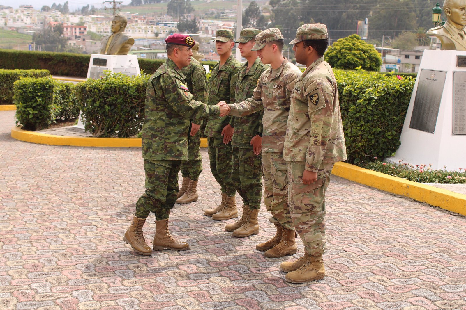 httpspbstwimgcommediaFqzSbaTXsAItxxcformatjpgnamelarge