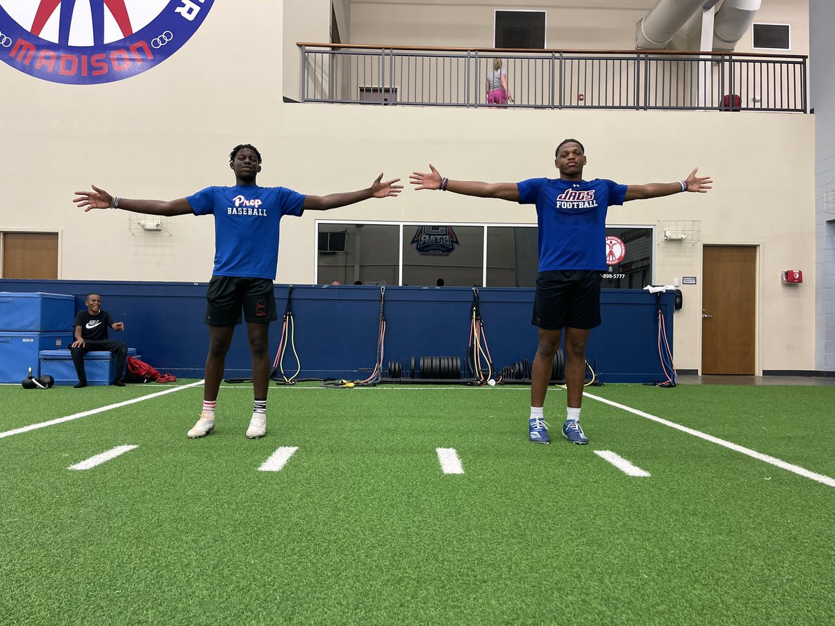 Mike Espy (@espn3allday) on Twitter photo Something in the water. 14 year old Kevin Roberts <a href="/KevinRobertsJr5/">Kevin Roberts Jr.</a> 6’4, and just turned 15 year old Micah Jones <a href="/MicahJones23/">Micah Jones</a> 6’5. Something in the water. 14 year old Kevin Roberts <a href="/KevinRobertsJr5/">Kevin Roberts Jr.</a> 6’4, and just turned 15 year old Micah Jones <a href="/MicahJones23/">Micah Jones</a> 6’5.