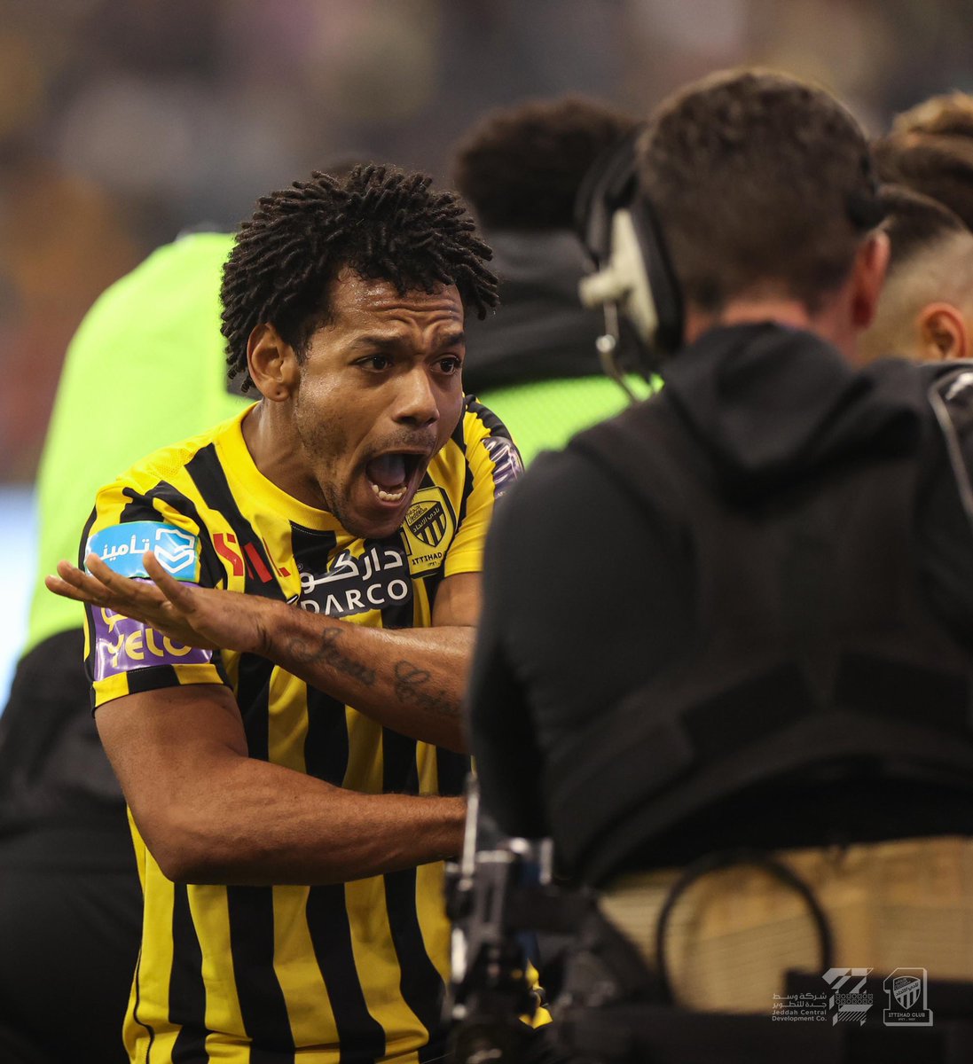 اللهم لك الحمد والشكر فوز وثلاث نقاط مستحقه وهيمنه اتحاديه من بداية المباراة وكم فرصه لو استغلوها كان اكثر من هدف والف الف مبروووووووووك لجمهورررر الذهب .💛💛

رهاني دائما وابدا العقرب لا يخذلني.🦂💛