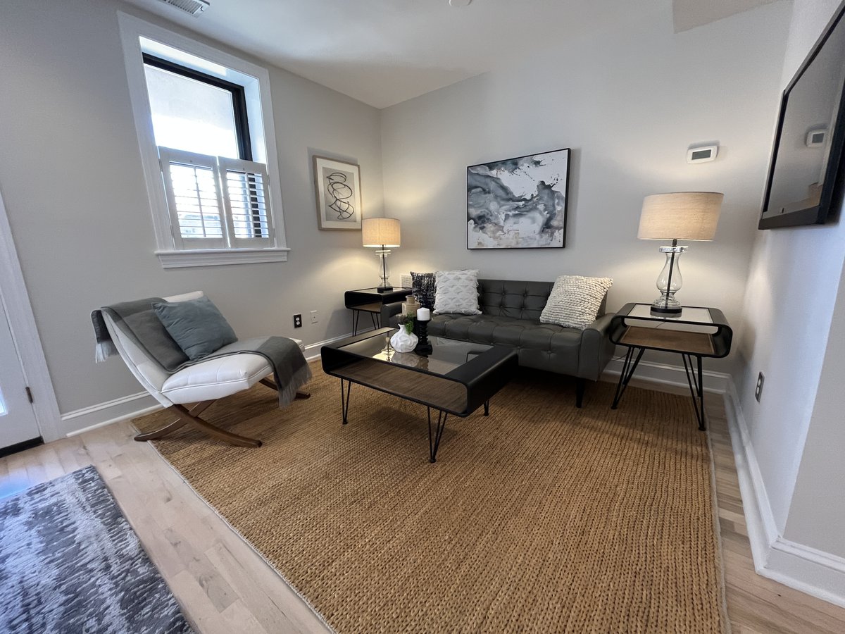 StagedInterior's tweet image. The secret about staging is that a small room can look enormous with the correct scale of furniture.

Interested in staging your property?
Use this link to get a QUICK QUOTE.
stagedinterior.com/quickquote
📞 703-261-7026

#homestaging #stagedinterior