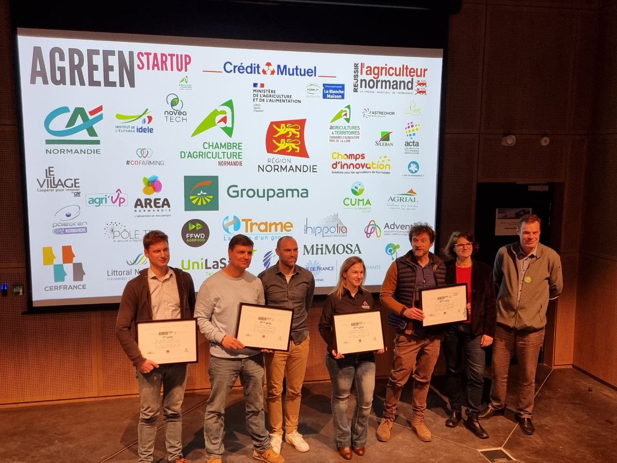 #AgreenStartup Normandie. Après une journée intense, studieuse et parfois émouvante, c’est l’heure de la remise des prix.
👏 Bravo aux 4 lauréats : 
1⃣ LOOPXPLORE
2⃣ <a href="/ArbrePaulownia/">Arbre Paulownia</a> 
3⃣ Opti'soins d'@Adventiel 
4⃣ Boréales énergy