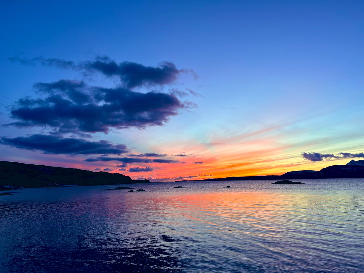 Sunset  - Ord , Isle of Skye #Scotland 09/03/23 <a href="/angie_weather/">angie phillips</a> <a href="/StormHour/">#StormHour</a> <a href="/VisitScotland/">VisitScotland</a> <a href="/ThePhotoHour/">#ThePhotoHour</a> <a href="/BBCScotWeather/">BBC Scotland Weather</a>