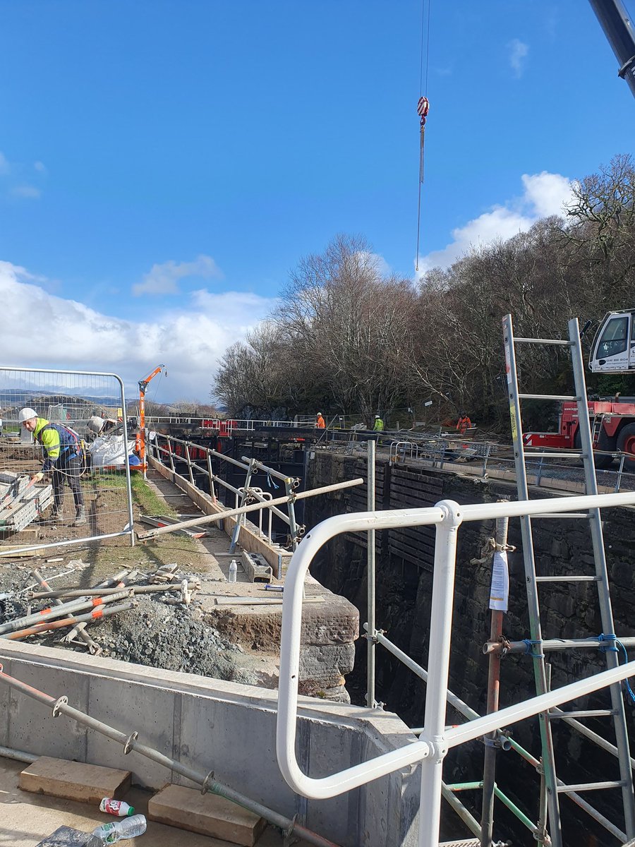 MillarRichard's tweet photo. @scottishcanals @MackenzieConstr nearing completion of this year's £4m lockgate replacement programme on the beautiful @CrinanCanal. #gettingreadyfortheseason @RYAScotland @sailingscotland @ClydeMTourism @RoyalGourockYC @StuMcMillanSNP @Markwilsonmack1 @dalrymple_andy https://t.co/dUvlRZGXr3