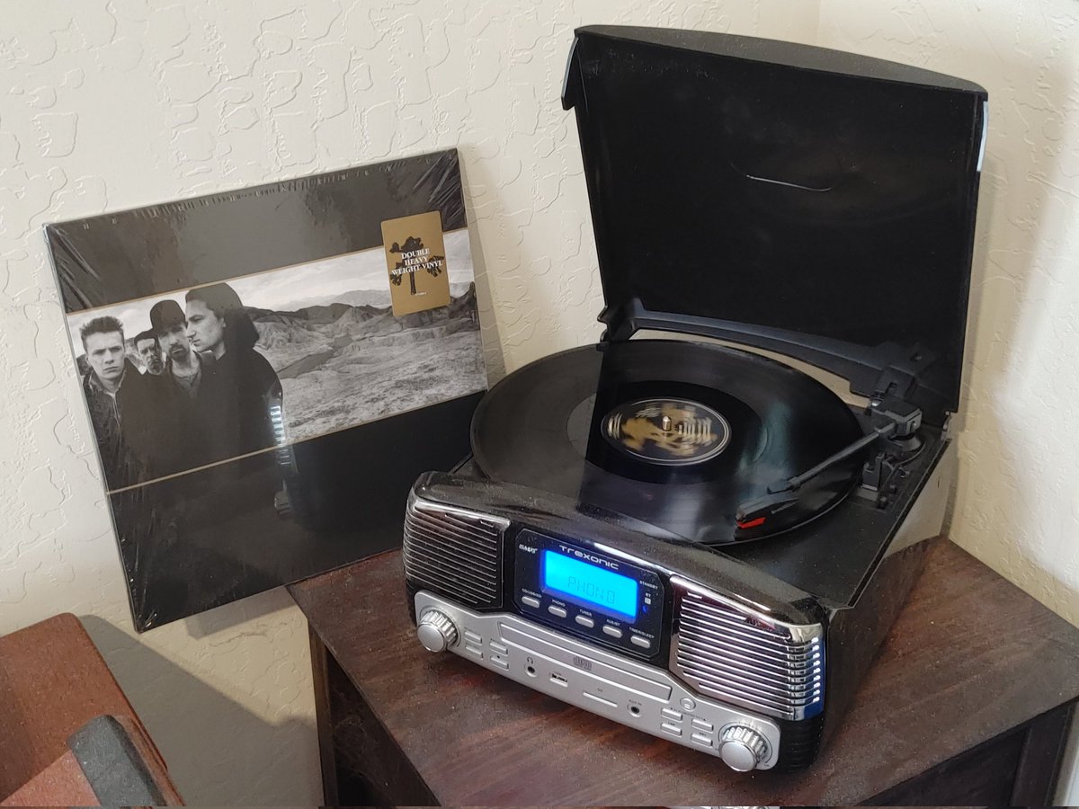 RealSmokeDogg11's tweet image. Spending my day taking the time machine back to this day in 1987. #TheJoshuaTree sounds just as good today as it did 36 years ago.