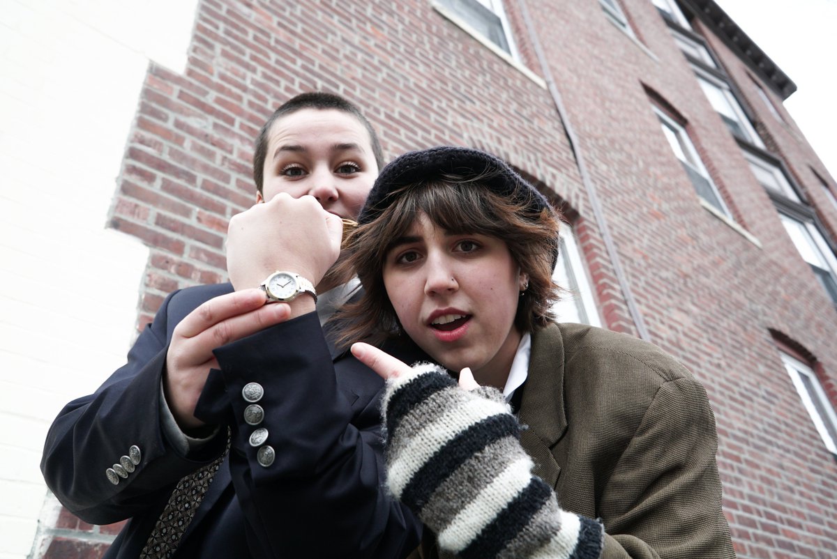 Behind the scenes on the new <a href="/TheBandMediocre/">Mediocre</a> music videos for "To Know You're Screwed is to Know a Lot" and "Pop Song Baby!" Pre-order their upcoming EP 𝙏𝙤 𝙆𝙣𝙤𝙬 𝙔𝙤𝙪'𝙧𝙚 𝙎𝙘𝙧𝙚𝙬𝙚𝙙  releasing April 7!  

ffm.to/toknowyourescr…