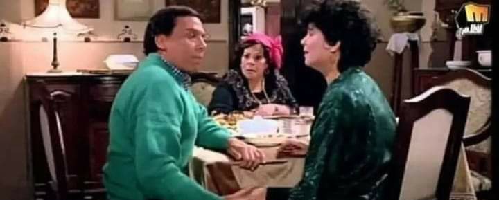 - انت مرتبط 
= شوفي انتي عايزه ايه وانا عنيا ليكي ...😂