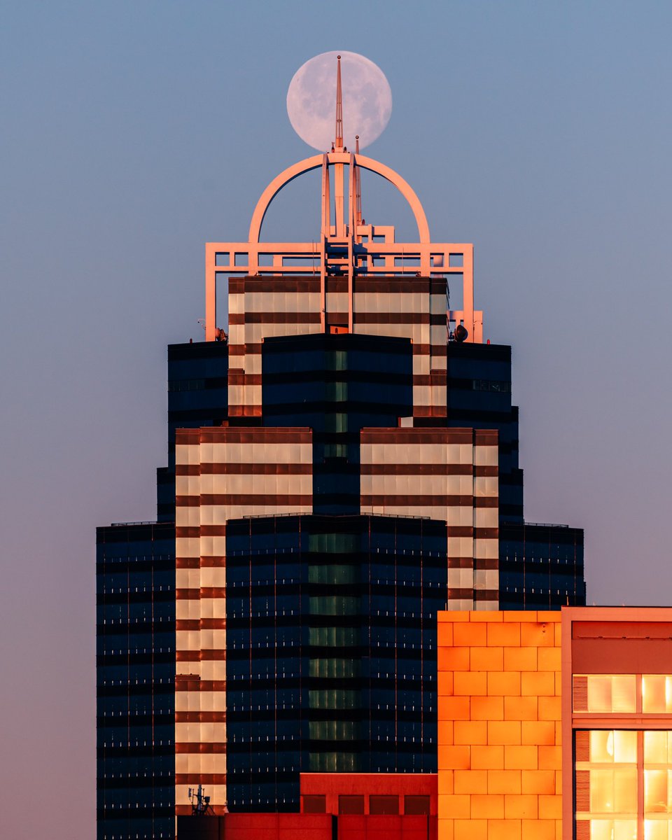 #Moonset over the King and Queen Buildings in #Atlanta #GA