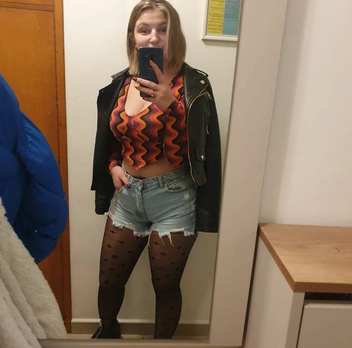 Kimler burda Rtlesin canım instadan takip edin canlar

instagram.com/nermin_peker35