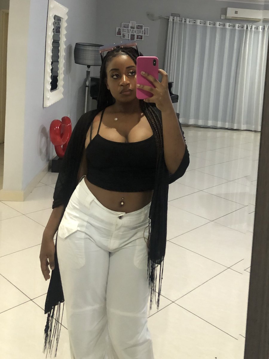 a Babe🍒 on Twitter "Selfies from the mirror 🤍"