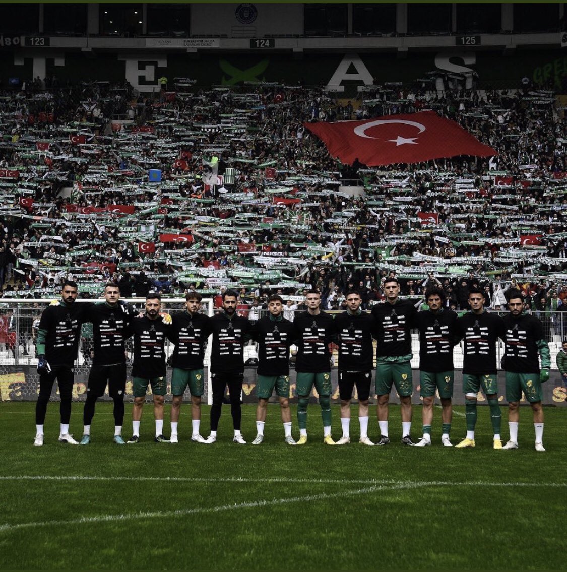 Klic312's tweet photo. #BursasporSahipsizDeğildir https://t.co/nJ2ODmsslX