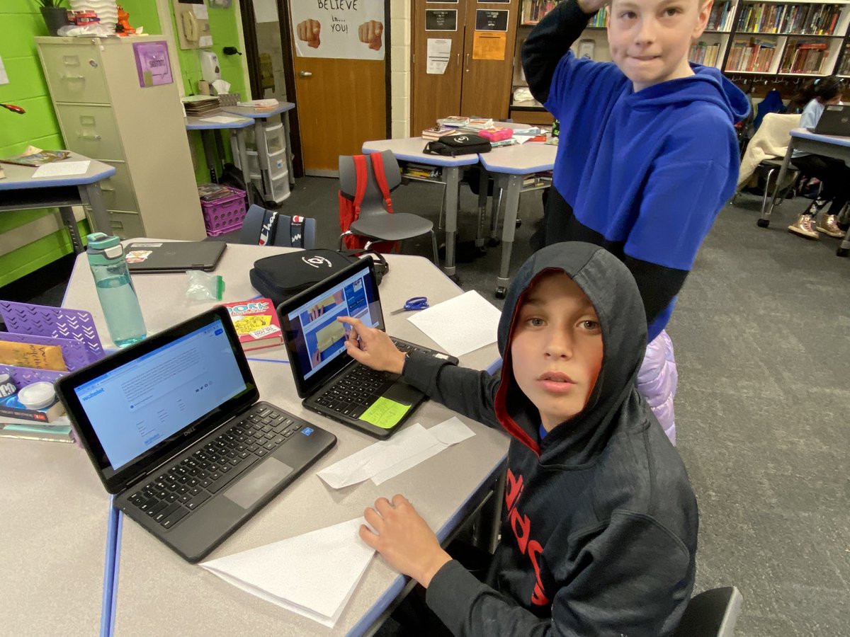 vandesampel77's tweet image. Using @wakelet to share out a #socialstudies task making FortuneTellers to share the differences between armies! #EngagedLearning #Frustration #persistence #OutsideTheBox @HanoverHuskies