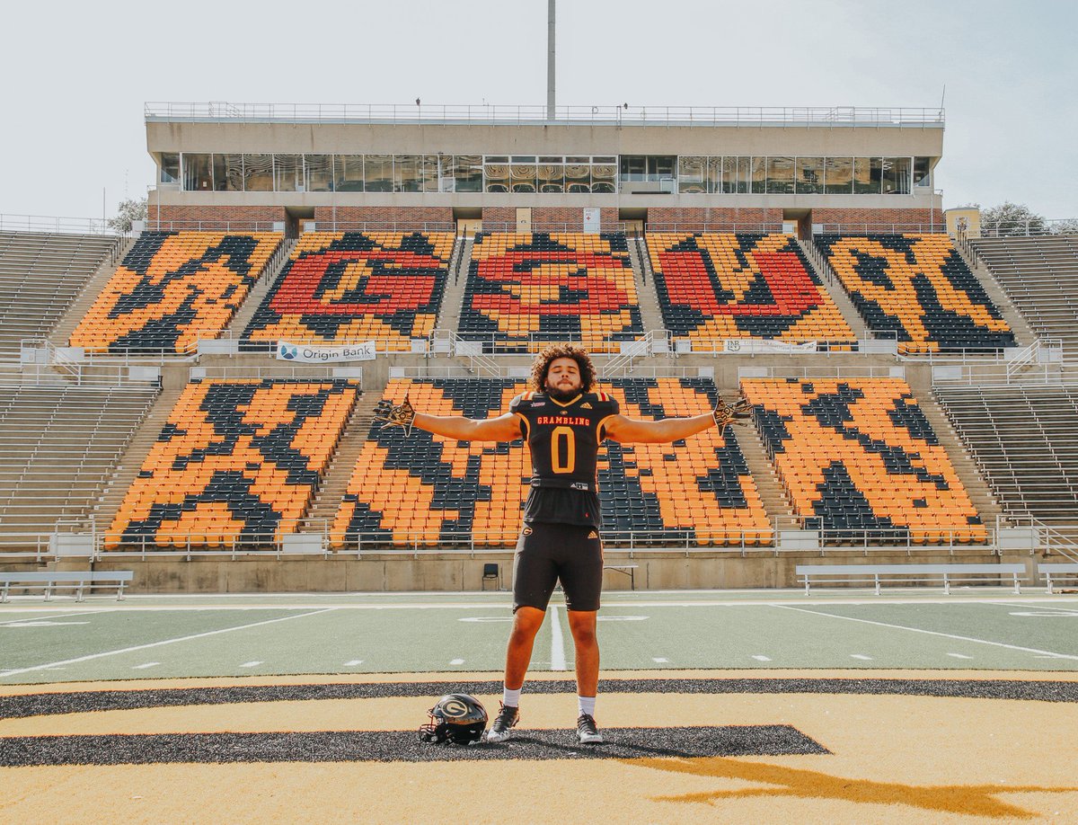 6’6 267lbs EDGE FBS TRANSFER PORTAL tweet media