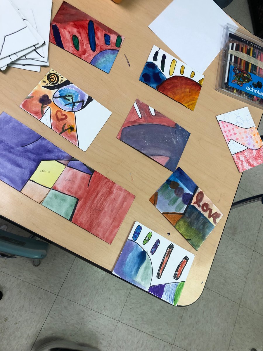 MrsGheesling's tweet photo. Ms. Kayla from BRAHM came out for our wellness class to do a collaborative mural 🎨🖌 https://t.co/2HM5fB3zpF