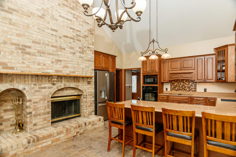 cbrivervalley's tweet photo. Sparta, WI #homeoftheweek 🏡

This spacious home is full of the features you're looking for! See more photos &amp; information > https://t.co/ZPzlwiBERX
.
#cbrivervalley #wihomeforsale #buywithcbrv #sellwithcbrv #thebestwearblue #coldwellbanker #spartawi #wirealestate https://t.co/CgR7Xce77G