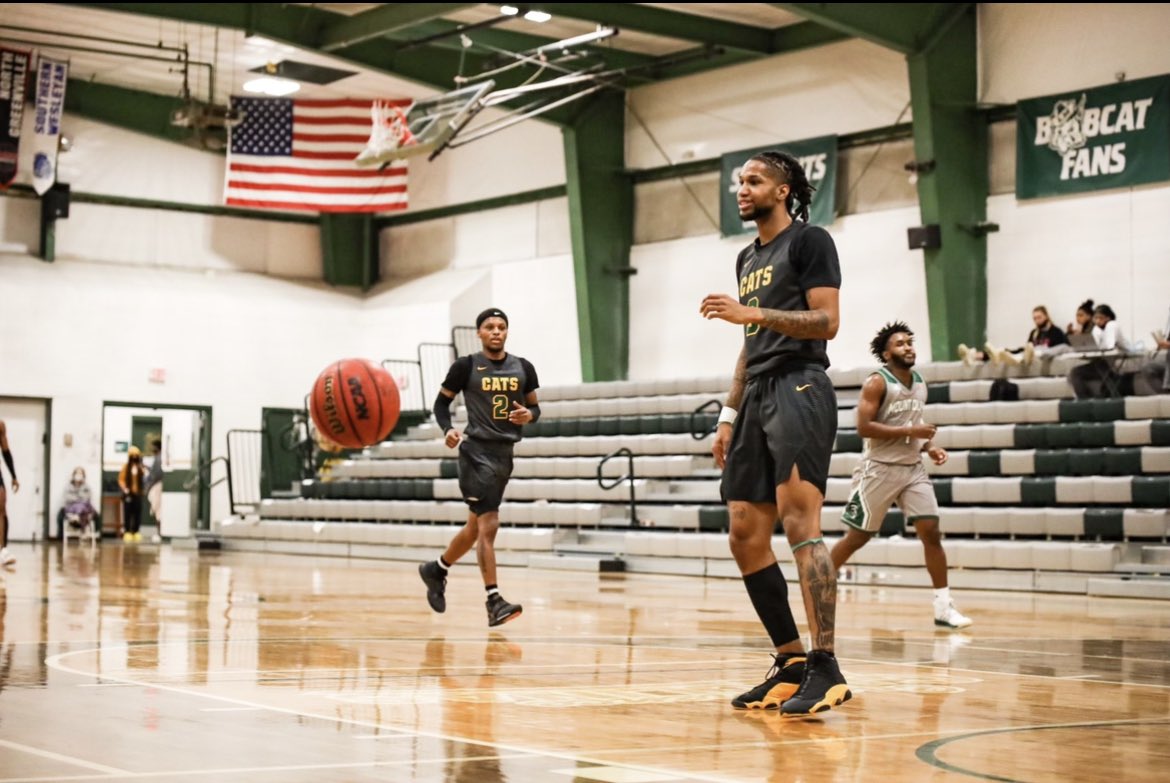 thewalkingbuck's tweet photo. 1,067 Career Points 
91 Games played
Truly thankful for the opportunity to play college basketball. It’s been a wild 5 years but I appreciate all the teams, teammates, fans &amp; communities that have embraced me with open arms. 🙏 
@LanderMBB @DDCCStormMBB @DunkMountain @ETSU_MBB https://t.co/8RiJCrXv8h