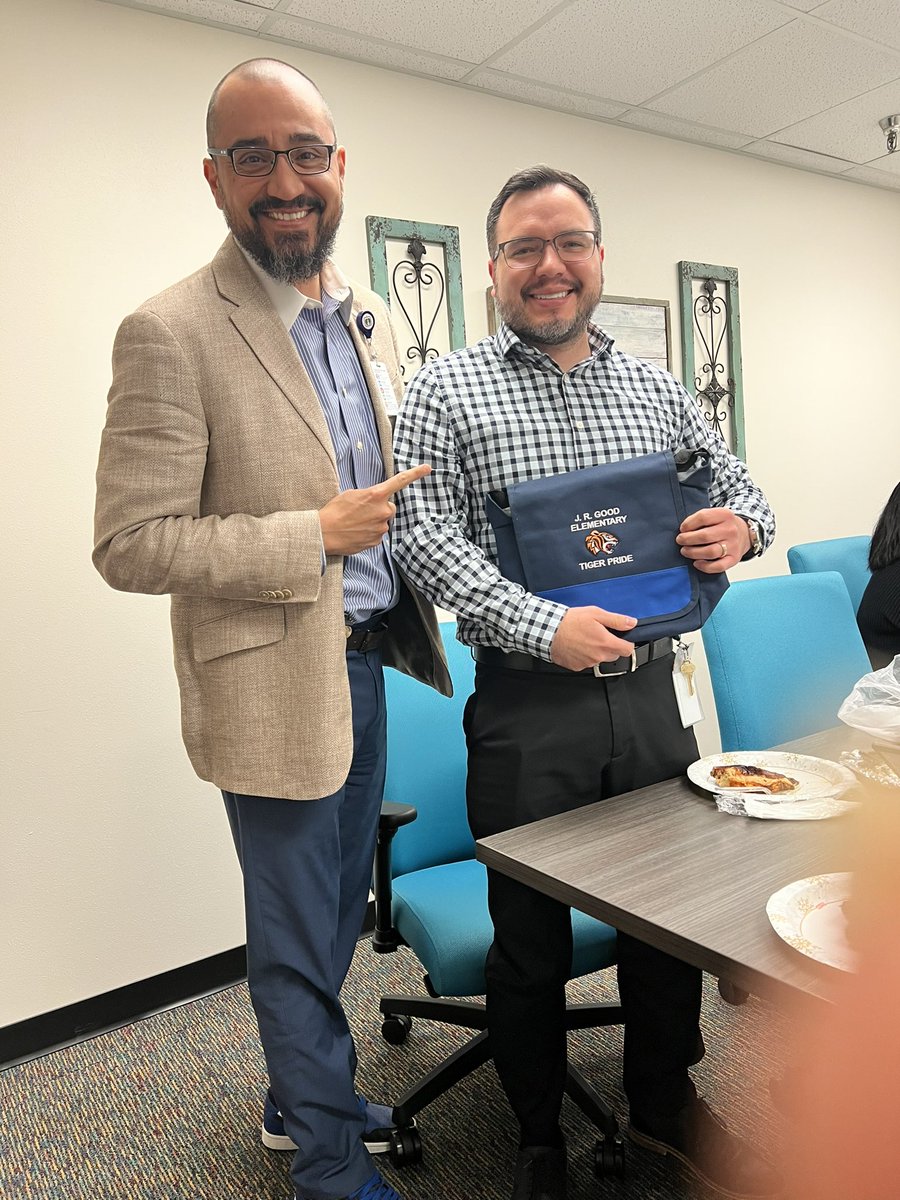 Alberto Zavala tweet media