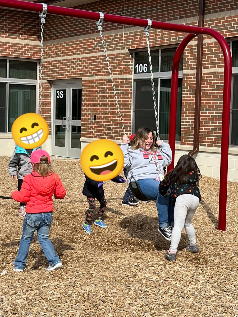 Sometimes the most important part of the day is the most unplanned! Thanks Young 5's for teaching me how to use the swings. 😂🦊