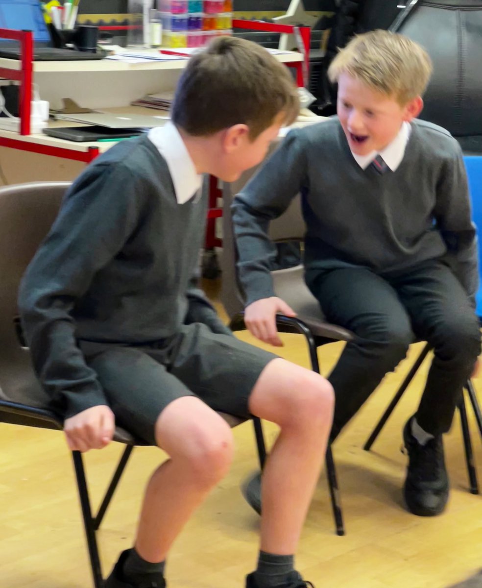 A great drama session this afternoon in Year 6, where the children looked at characterisation and portrayed different roles brilliantly well! There was a lot of laughter shared and some VERY impressive, spontaneous role play! #TSPEnglish #enjoy #creative #imagine 💛🎭